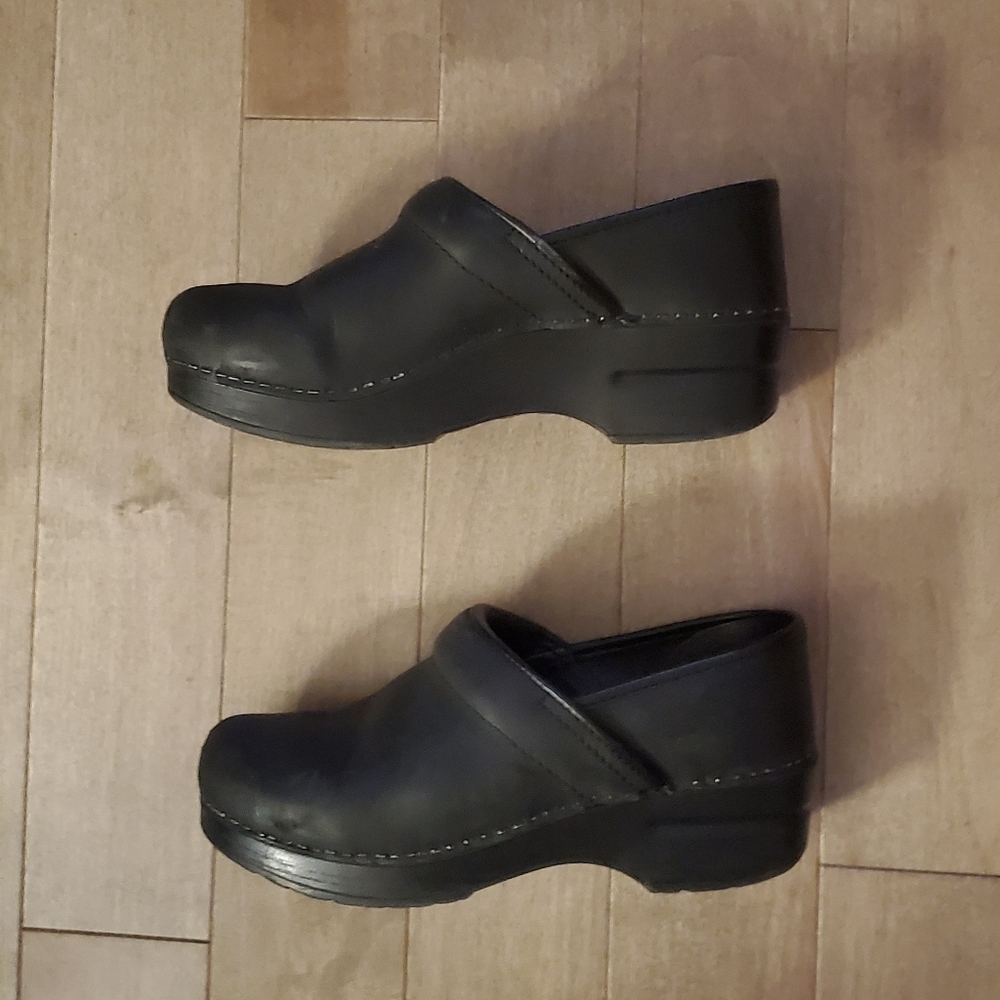 Dansko non-slip clogs